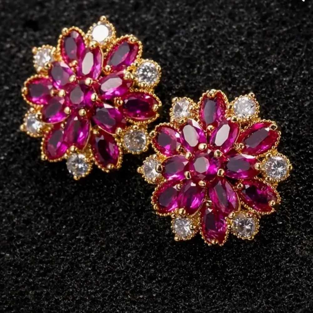 🌺Beautiful Flower Fuchsia & White Earrings🌺